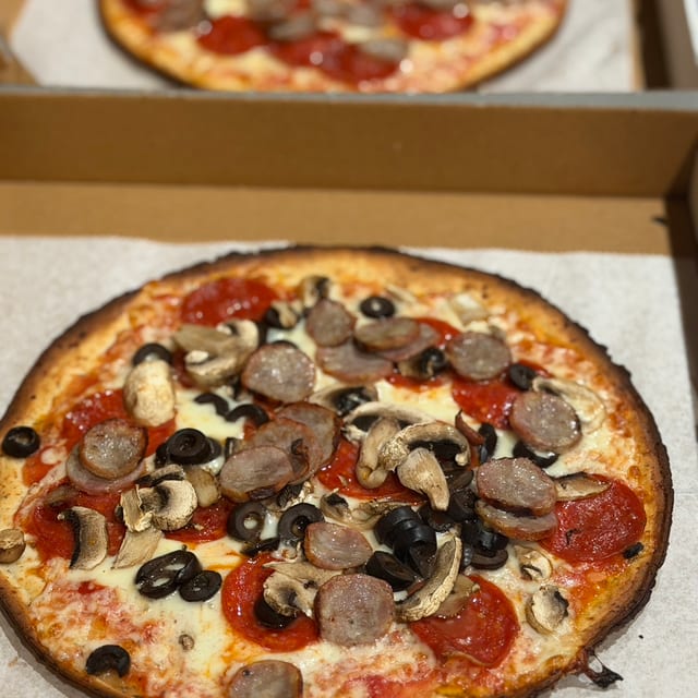 Cauliflower Crust Pizza Personal 10 Inch.