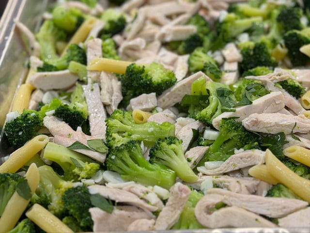 Penne w/ Chicken Broccoli Garlic & Oil.