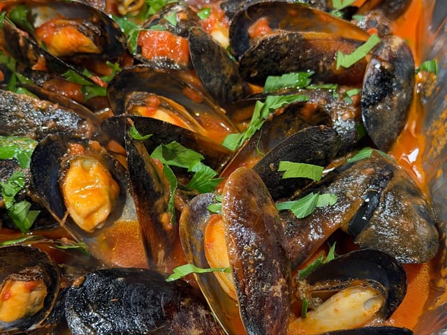 Mussels Marinara.