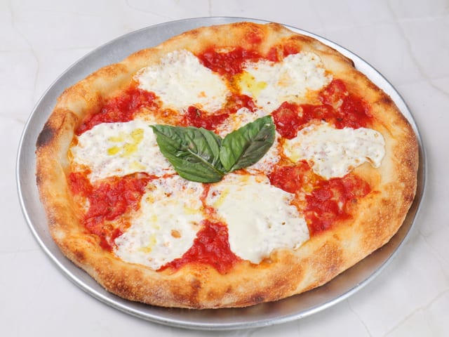 Margherita Pizza 18 Inch.