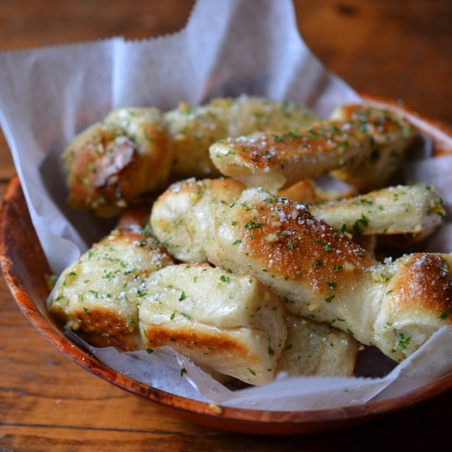Garlic Knots.