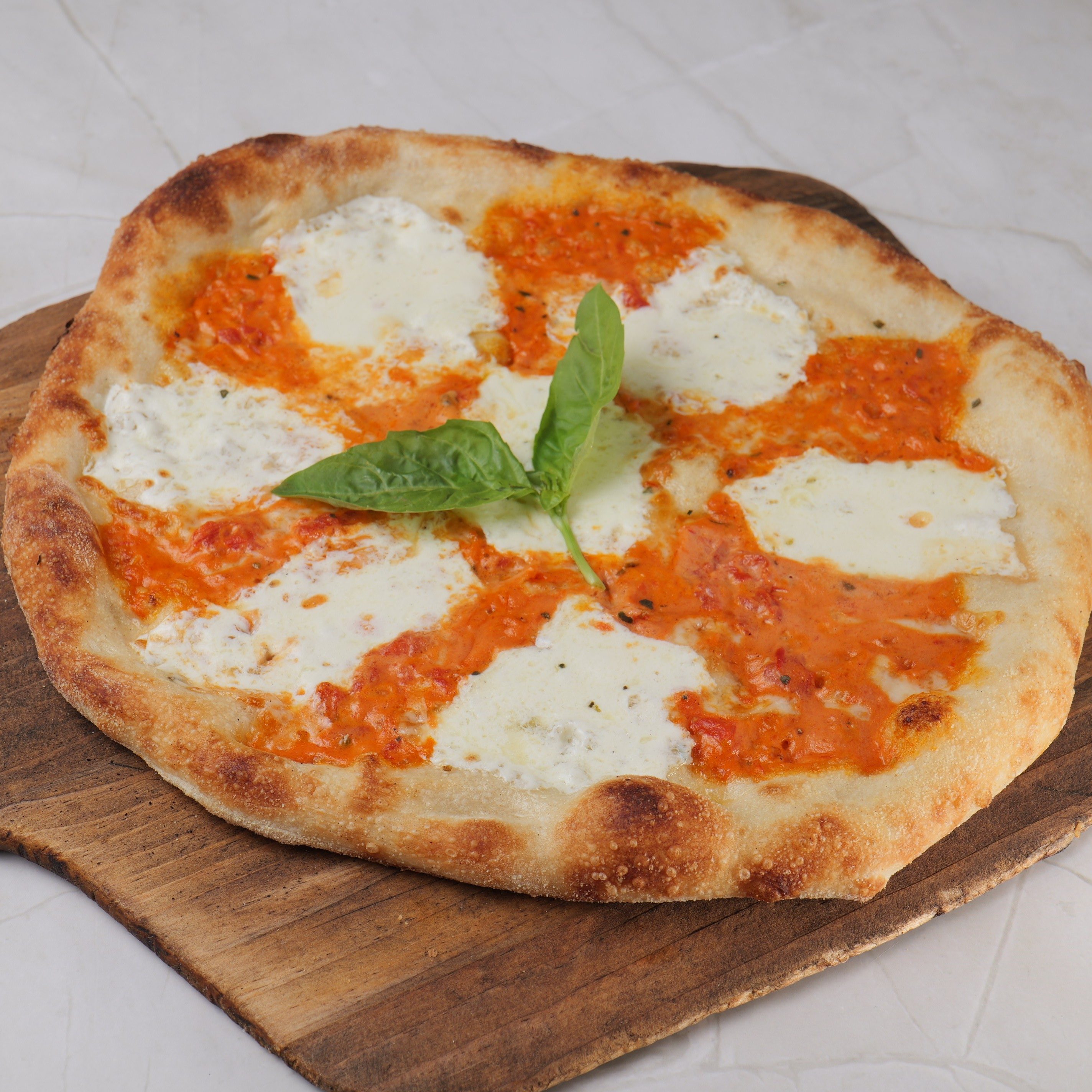 Vodka Sauce Margherita 18 Inch.